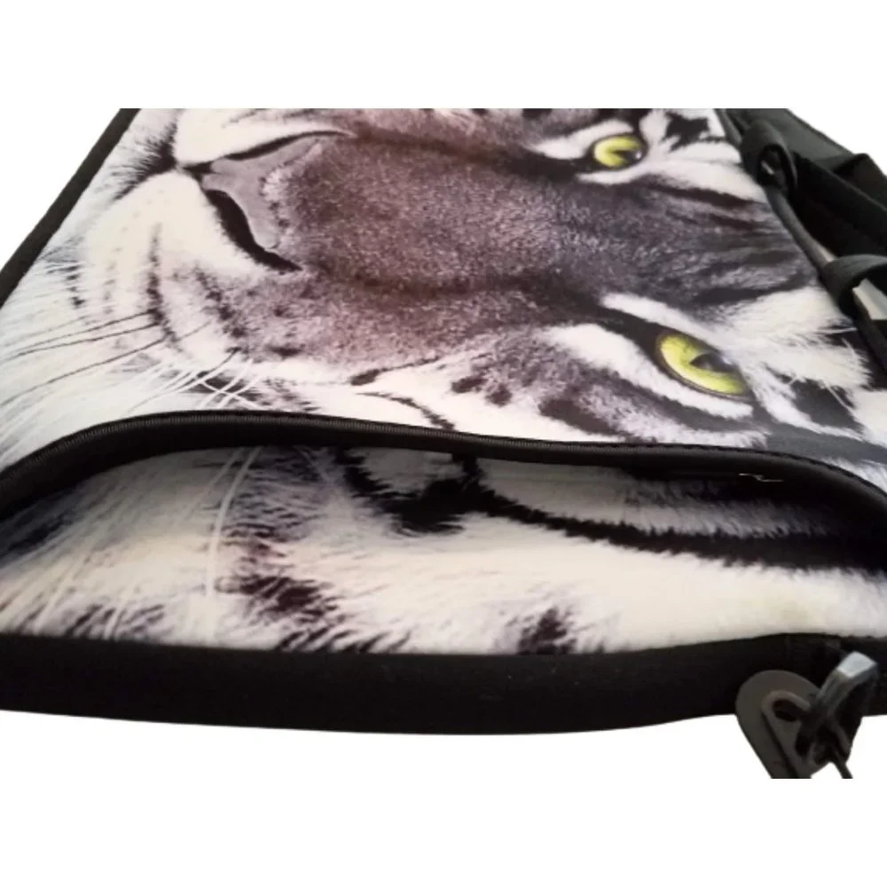 LUXBURG Netbook Laptop Case Bag Cover With Strap - Black & White Tiger 16